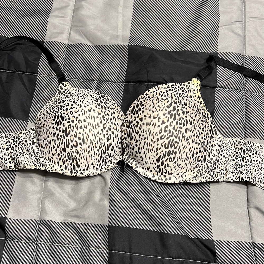 Victoria’s Secret push up bra